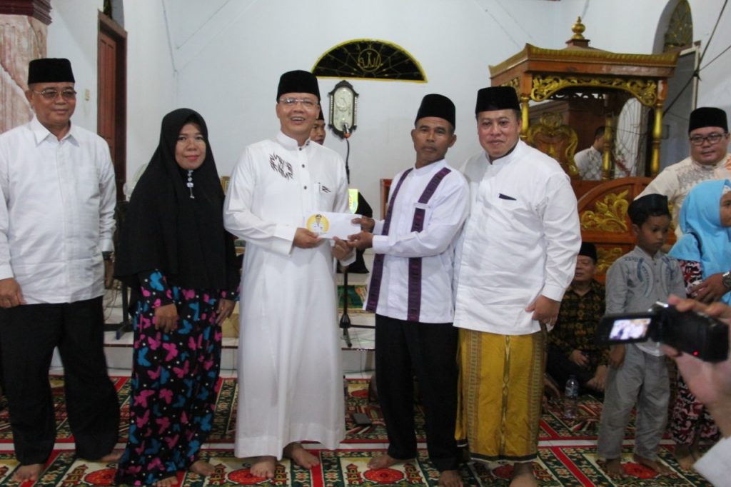 Safari Ramadhan Rohidin ke Bengkulu Utara, Satu Unit Motor Untuk Panti Asuhan