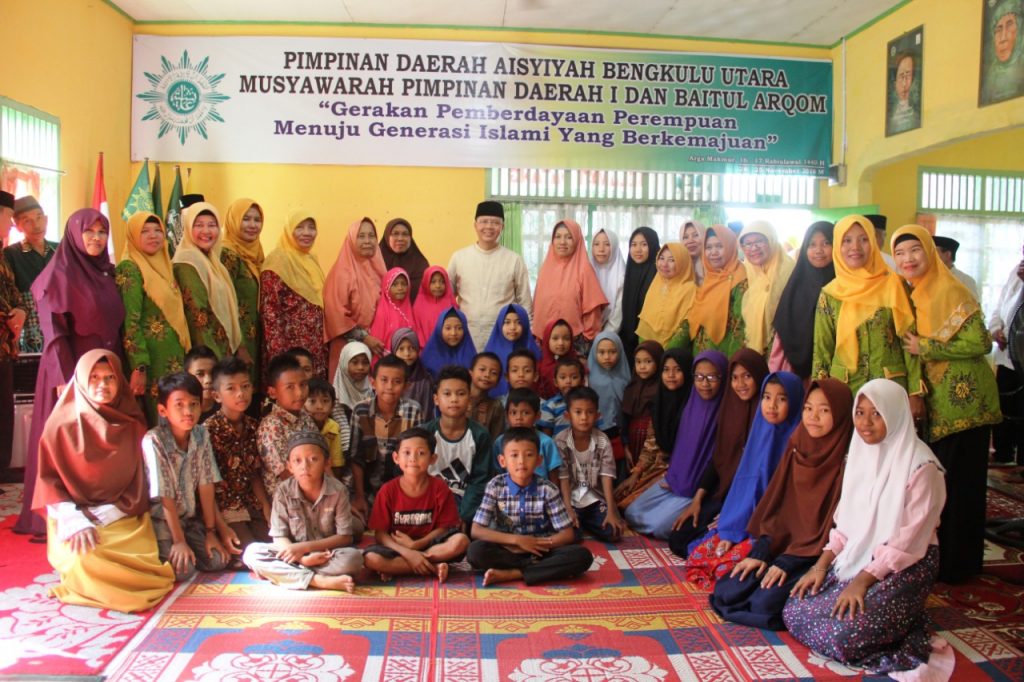 Safari Ramadhan Rohidin ke Bengkulu Utara, Satu Unit Motor Untuk Panti Asuhan