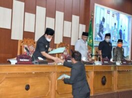 Pandangan Umum Fraksi DPRD, 8 Setuju, 1 Tak Setuju, Wawali : Itulah Demokrasi