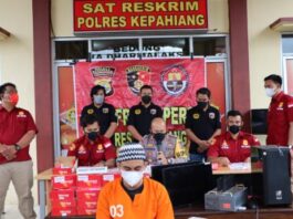 Polisi Tangkap Pemalsu Identitas Registrasi Kartu Seluler