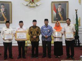 Terima Penghargaan Pelayanan Publik Zona Hijau, Gubernur Rohidin Tetap Prioritaskan Kemanfaatan Layanan