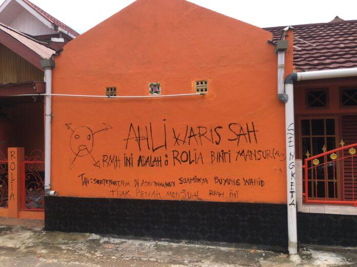 rumah disegel preman