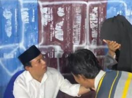 Terbantu BPJS Gratis, Pasutri Ini Menangis Bertemu Dedy Wahyudi