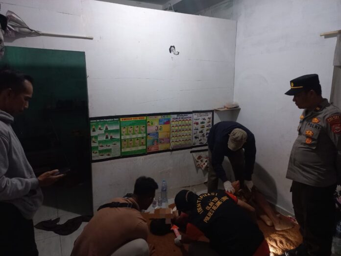 Pamit Kerja dengan Istri