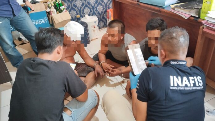 Perampok Gunakan Senpi Rakitan