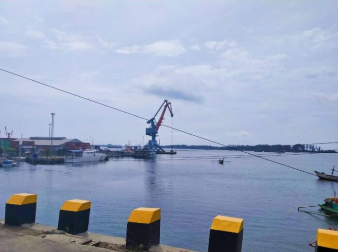 Kapal Tongkang Kandas