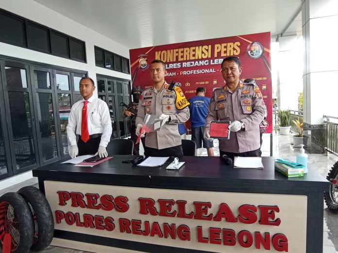 Mencuri Motor di Kabupaten