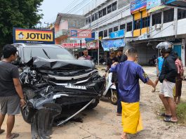 Ditabrak Mobil Pajero