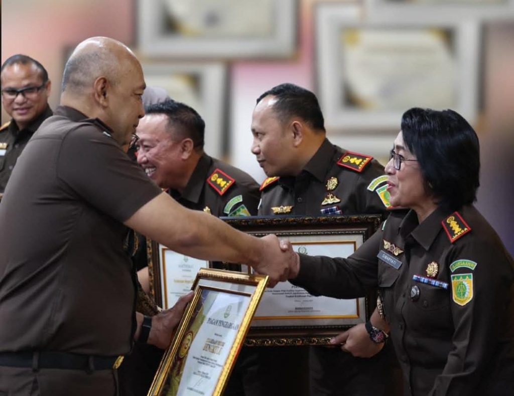 Kejari Bengkulu Raih Predikat
