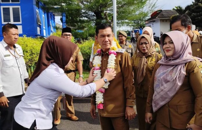 Perdana Ngantor, Wabup