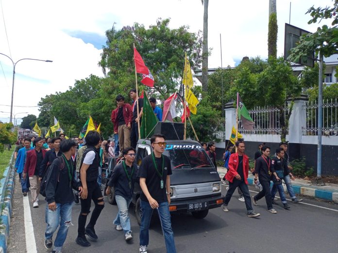 Ratusan Mahasiswa Bengkulu
