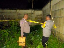 Warga Desa Karang Jaya