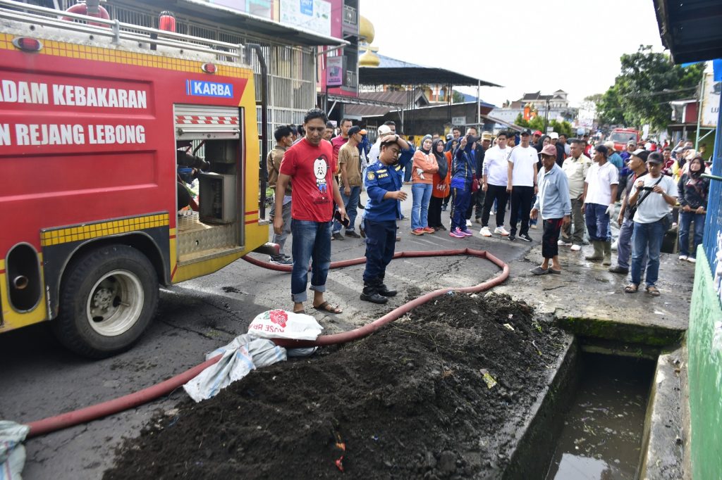 Aksi Bersih Drainase