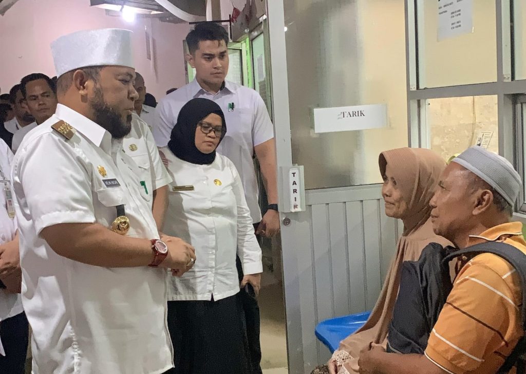 Gubernur Bengkulu Helmi Hasan