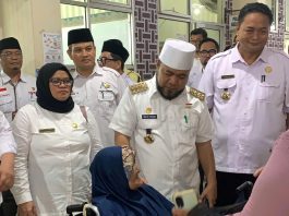 Gubernur Bengkulu Helmi Hasan