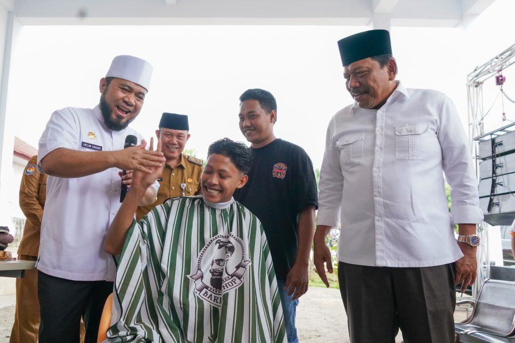Gubernur Bengkulu Helmi Hasan