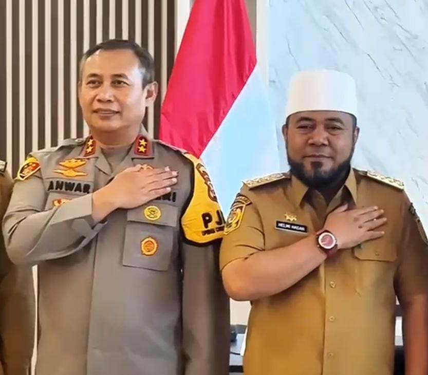 Gubernur Bengkulu Helmi