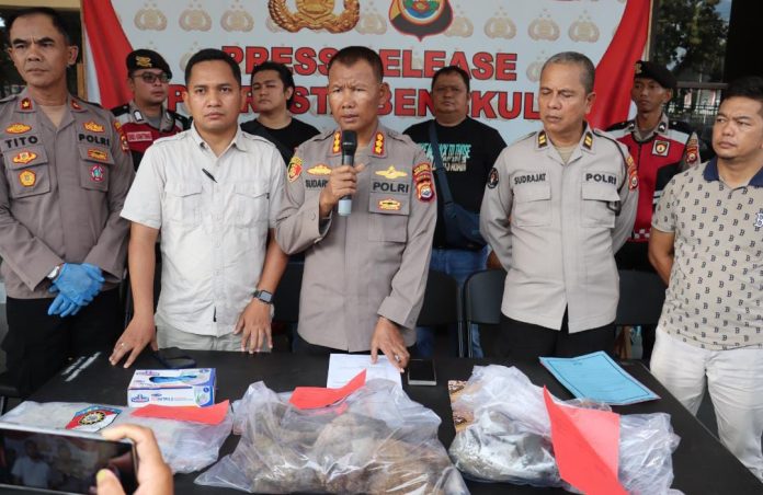 Dua Bocah Kota Bengkulu