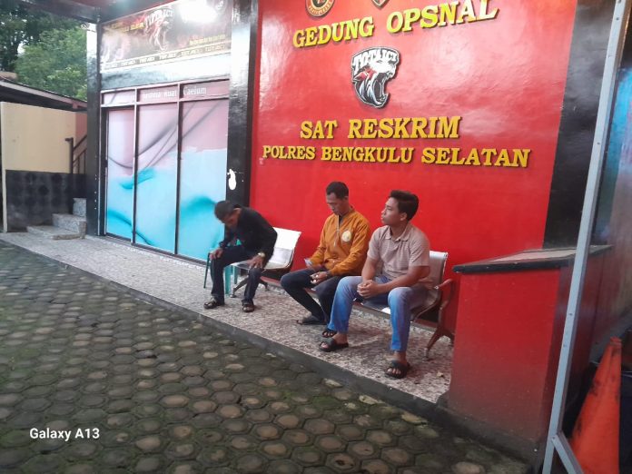Tiga Kali Dihadang