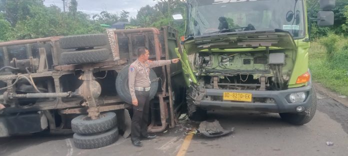 Truk Hino Patah AS
