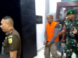 Dikawal Personel TNI