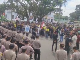 Ratusan Massa Driver Ojol