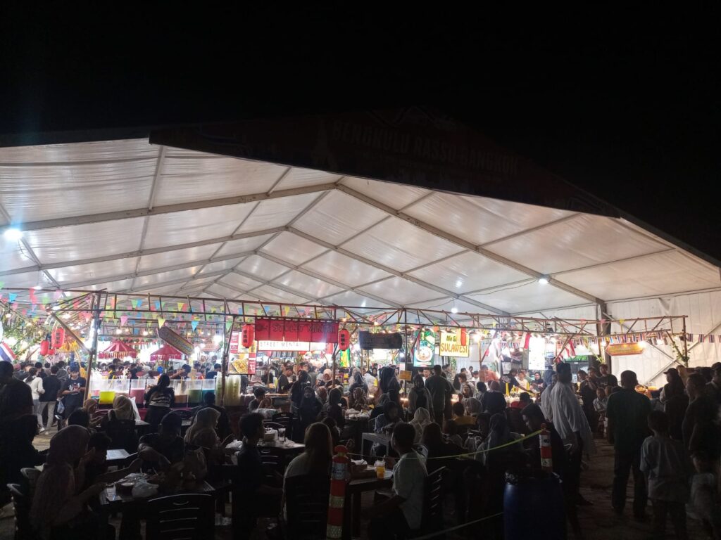 Ribuan Pengunjung Padati