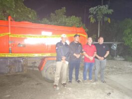 Warga Melihat Saat Melintas