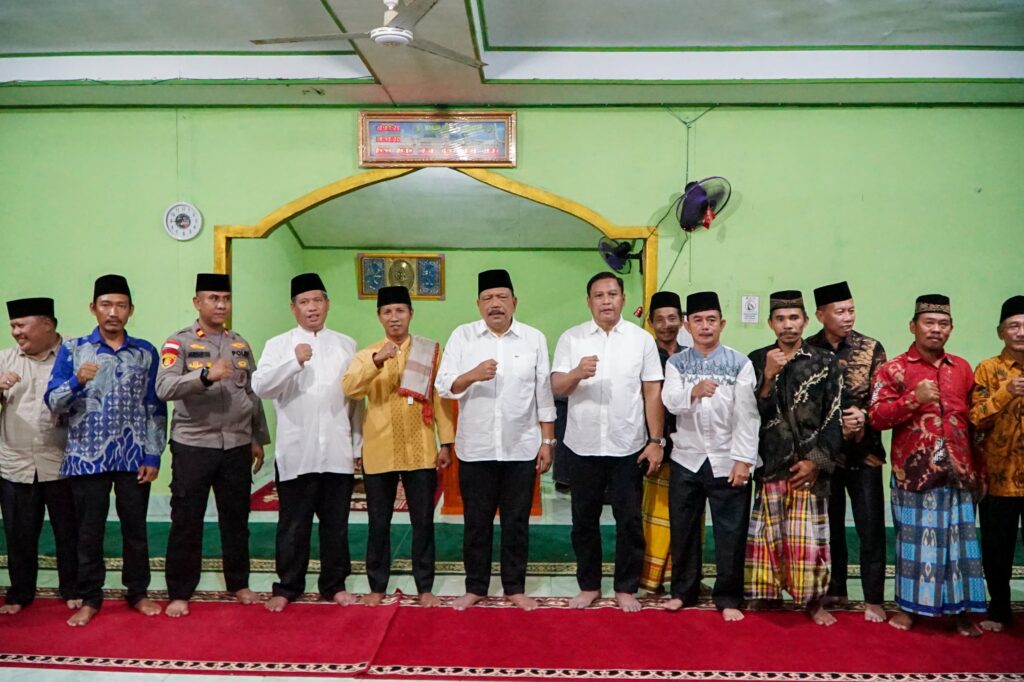 Anak Yatim, Pulau