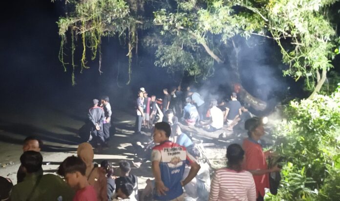Cari Kijing, Dua Pelajar