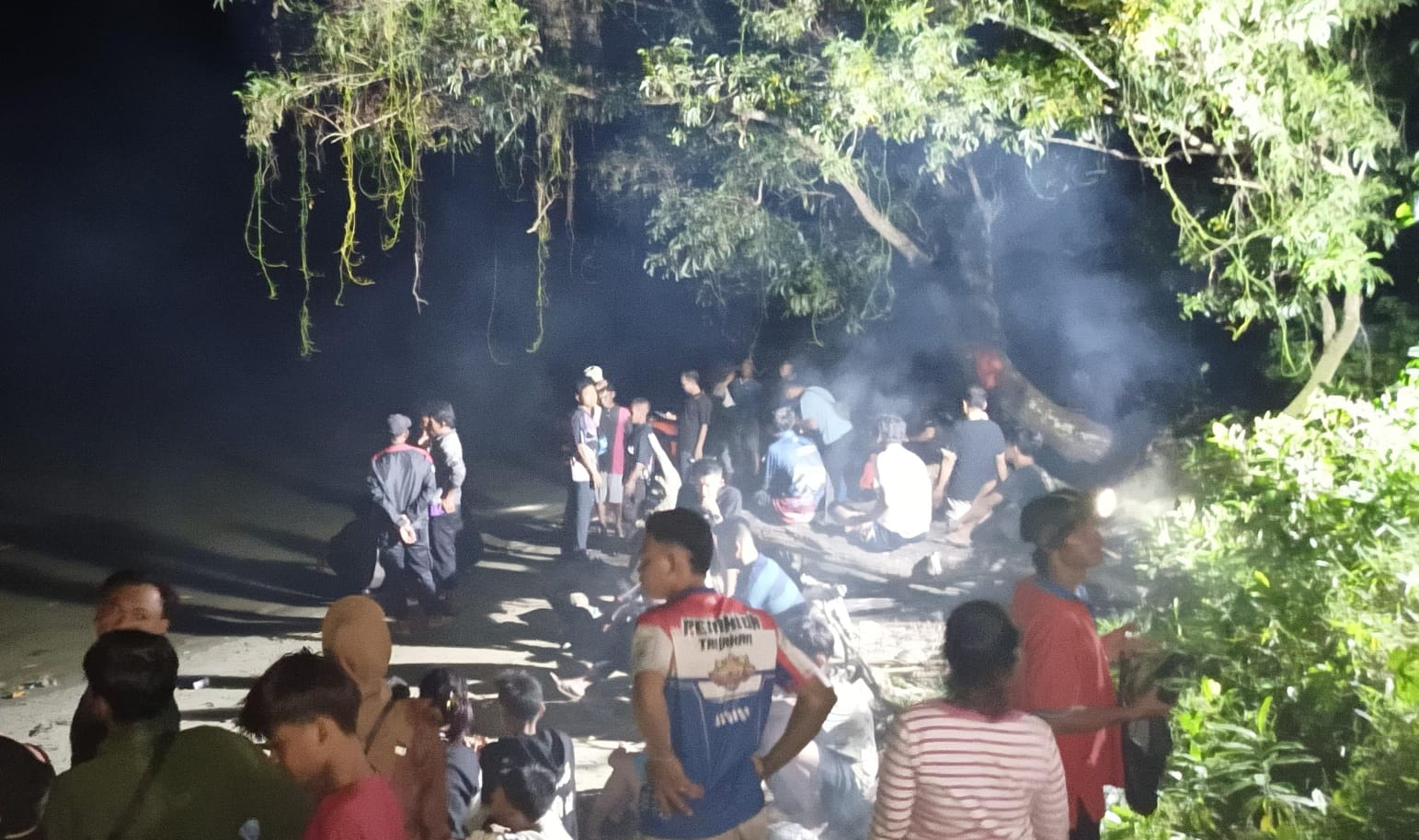 Cari Kijing, Dua Pelajar Cari Kijing, Dua Pelajar