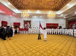 Gubernur Bengkulu, Helmi Hasan Kukuhkan 54 Anggota Paskibra Provinsi Bengkulu Gubenur Bengkulu, Helmi Hasan