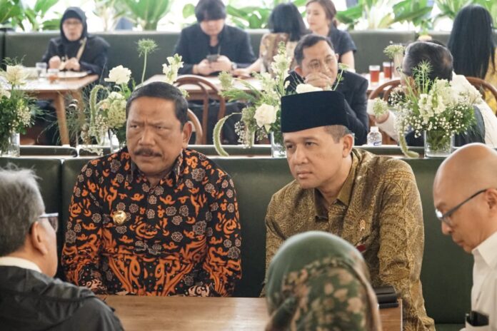 Jadi Proyek Percontohan