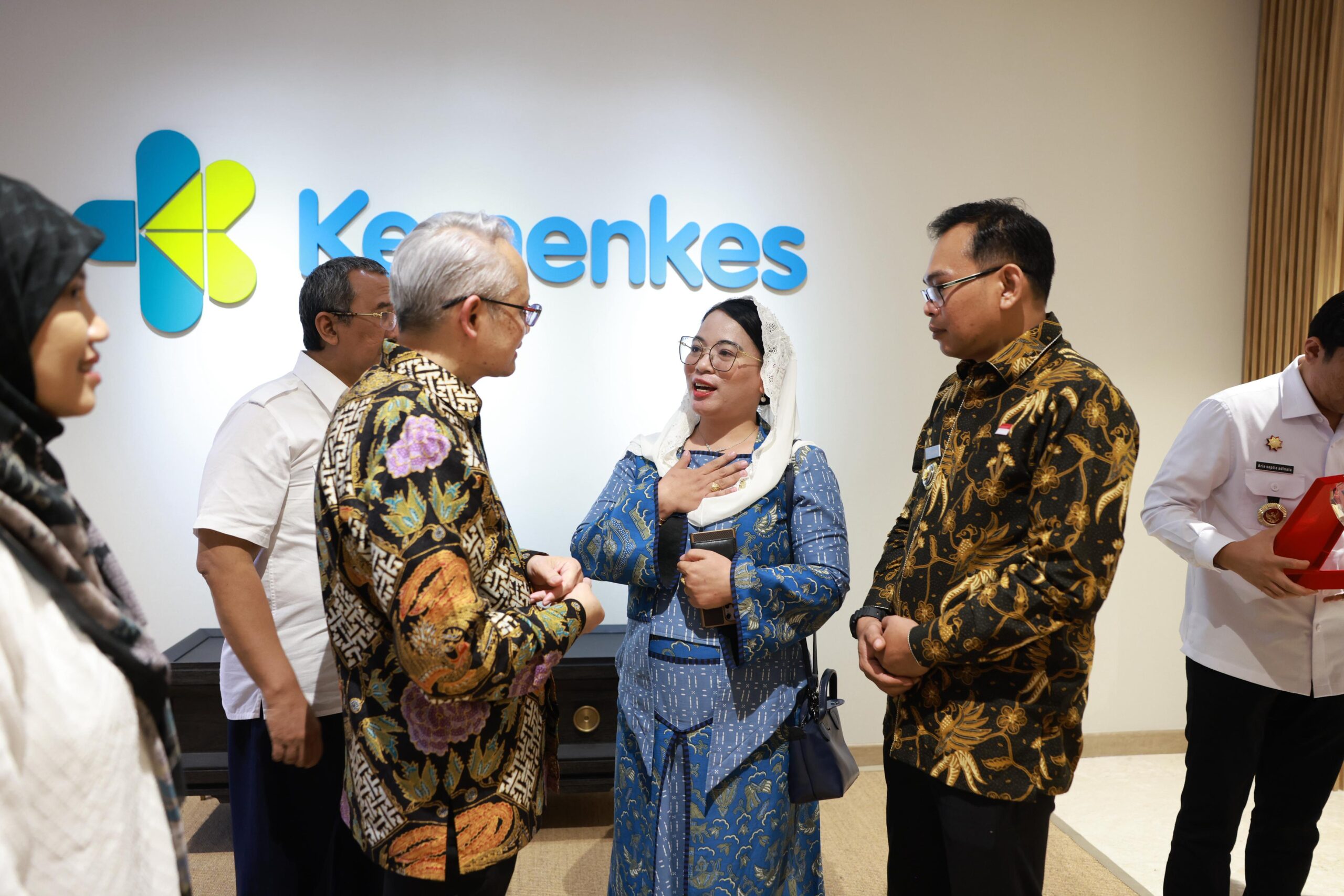 Senator Destita Perjuangkan Senator Destita Perjuangkan