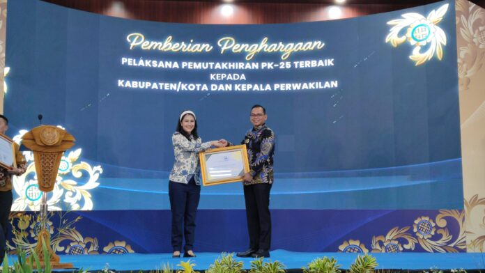 Bupati Seluma Teddu Rahman