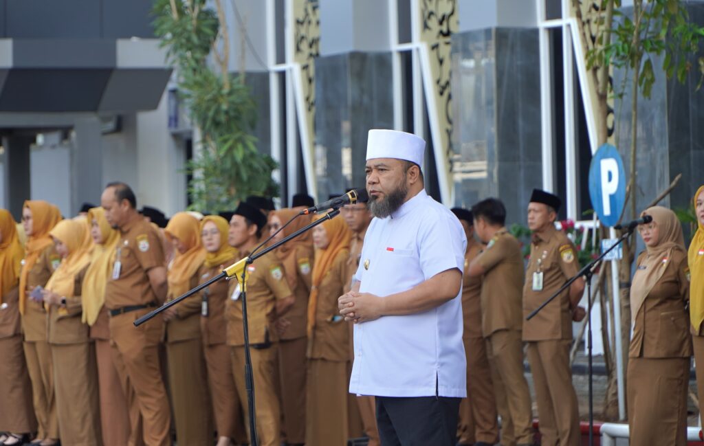 Gubernur Bengkulu Helmi