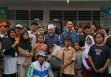 Warga Korban Bencana Alam di Batu Busuk yang Kehilangan Rumah Dapat Bantuan Gubernur Helmi Hasan Warga Korban Bencana Alam