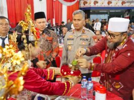 Gubernur Hadiri Perayaan