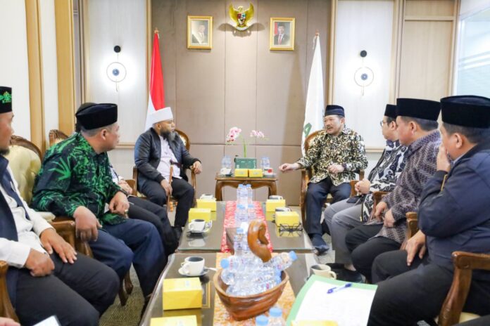 Gubernur Helmi Hasan Ajak
