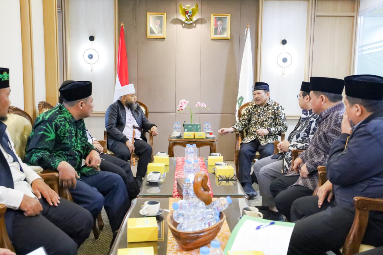 Gubernur Helmi Hasan Ajak Gubernur Helmi Hasan Ajak