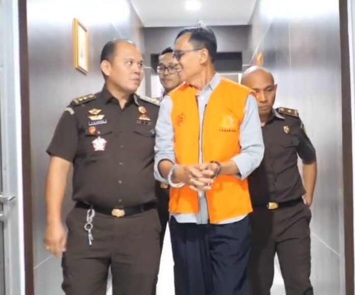 Masih Bisa Tersenyum