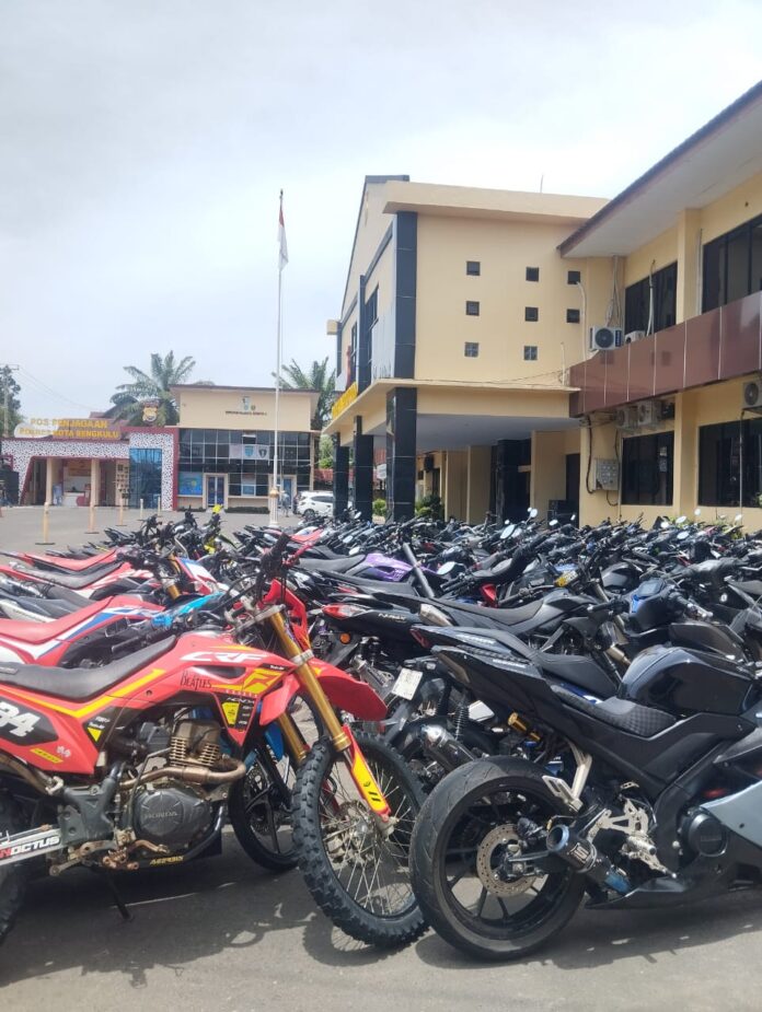 Bising dan Meresahkan