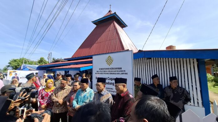 Menbud Fadli Zon Resmikan