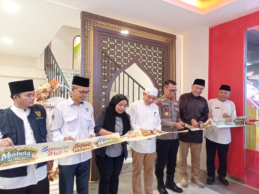 Resmikan Mushola Al-Mizan