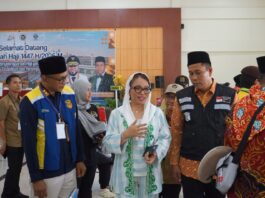 Senator Destita Tinjau Transit