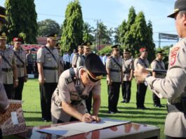 Pimpin Sertijab, Kapolres BS