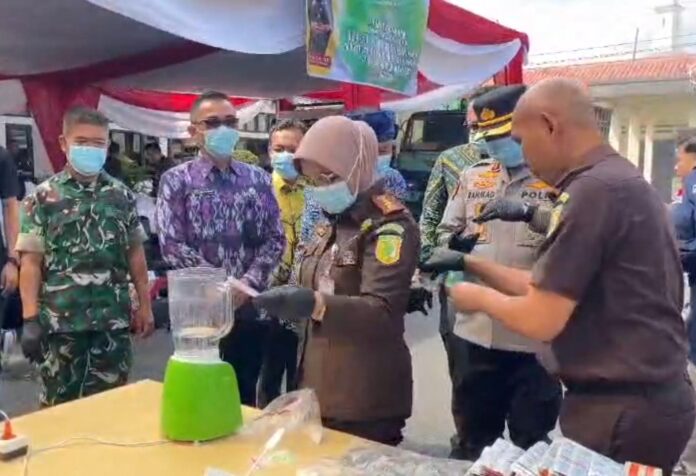 Kejari Bengkulu Musnahkan