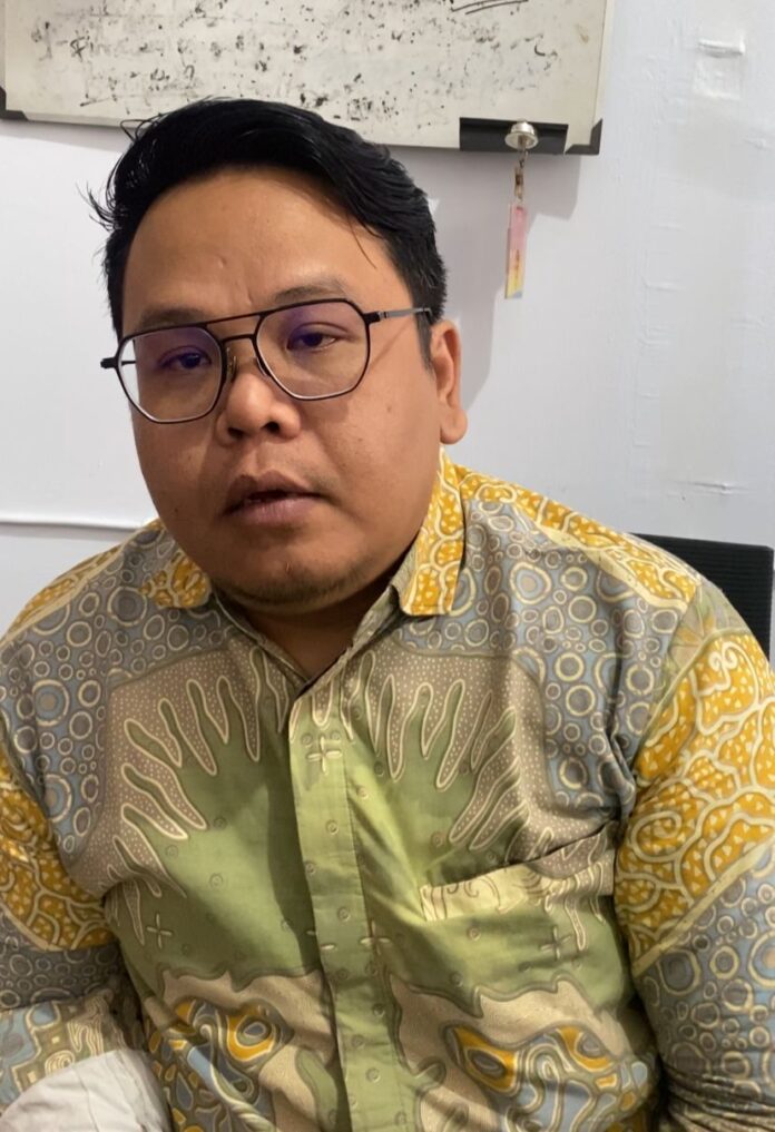 Oknum Warek III