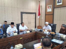 Gubernur Bengkulu Helmi Hasan