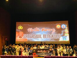Ajak Masyarakat Perkuat Nilai Persatuan, Satgaswil Bengkulu Densus 88 AT Polri Nobar Film ‘Tanah Runtuh’ Ajak Masyarakat Perkuat Nilai